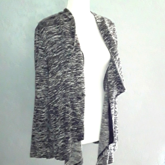 Signature weekend Top - Picture 2 of 7